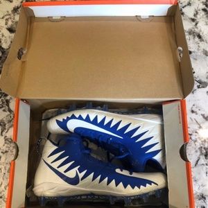 Nike Menace Pro Mid Football Cleats, Size 13